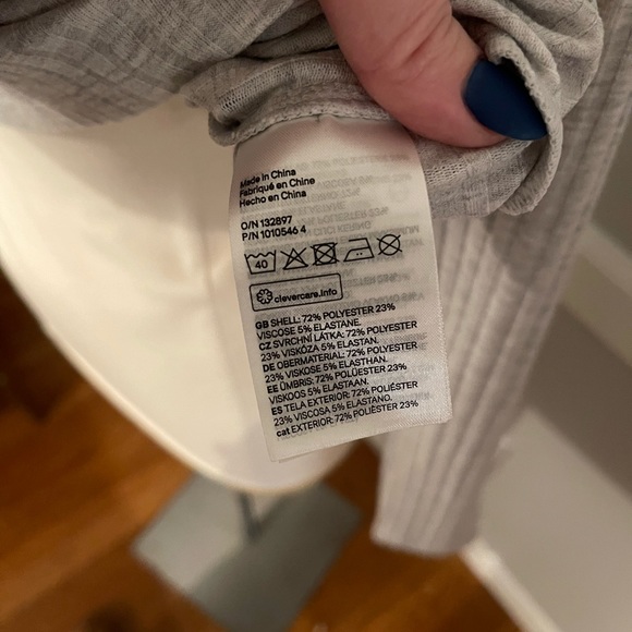 Cropped mock collar top - Picture 4 of 4